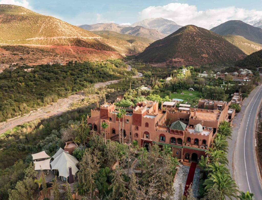 Kasbah Tamadot in the Atlas Mountains, luxurious retreat blending Moroccan charm with stunning natural surrounding luxury accomodation marrakech