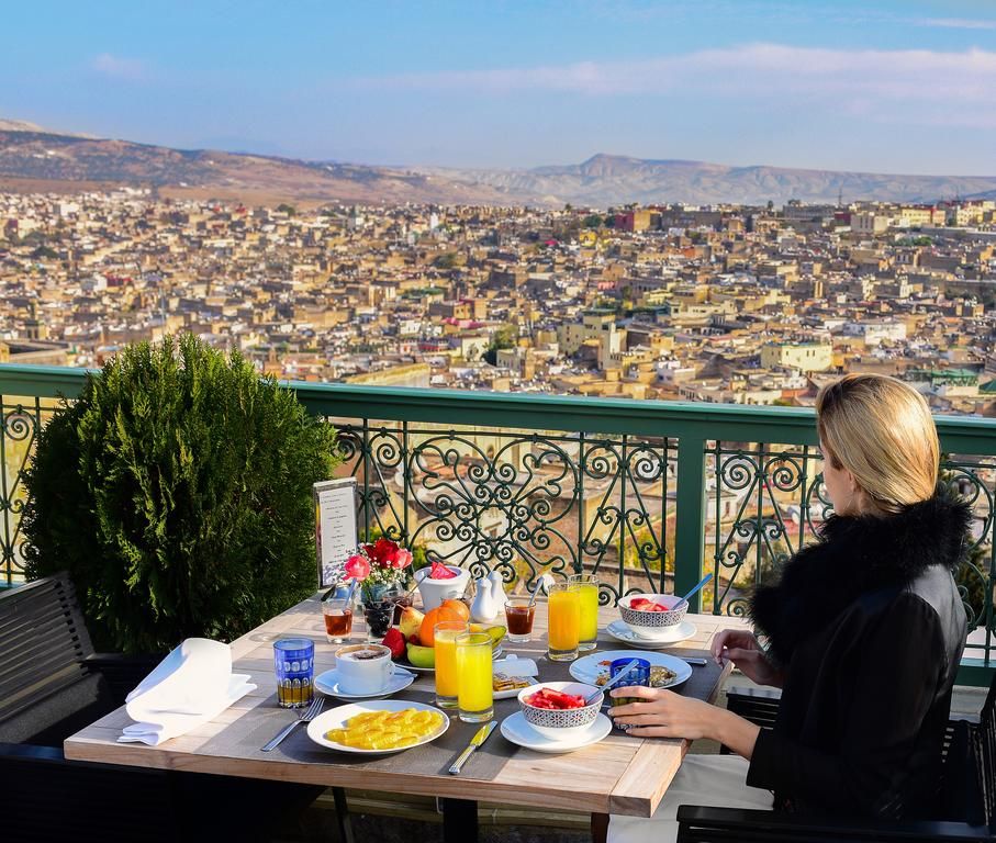 Luxury rooftop dining in Fès with panoramic city views – gourmet breakfast experience at a high-end hotel with Morocco Luxury Highlights