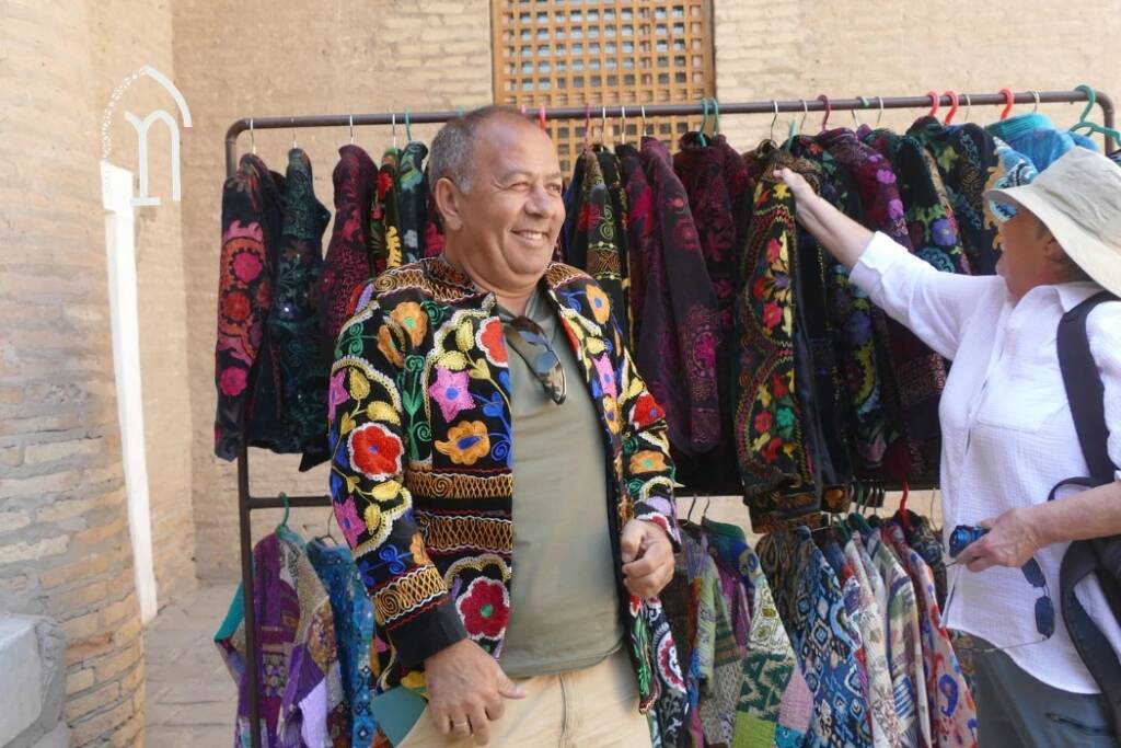 Choosing the Right Clothing for Daytime Desert Heat