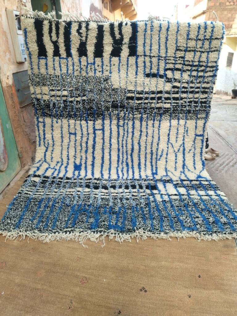 High-end custom Moroccan rug shopping with personal shopper in Marrakech, handmade artisan carpets